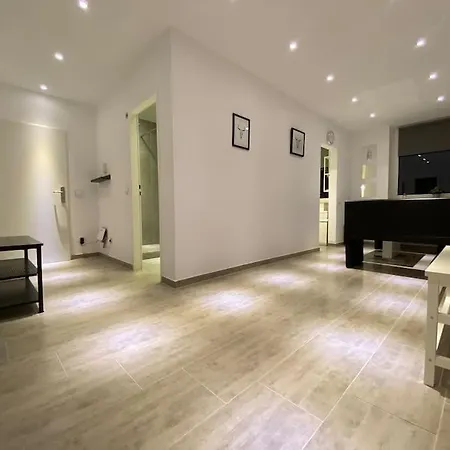 3,5 Zentrale Lage דירה *